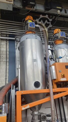 Trockenlufttrockner mit Materialsaugern Motan Luxor LA/8-200