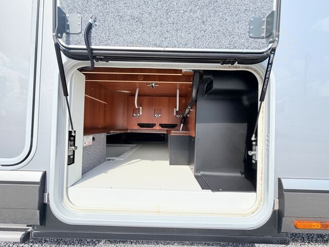 Integriertes Wohnmobil CARTHAGO Chic E-Line I 51 Linerclass Einzelbetten-Hubbett