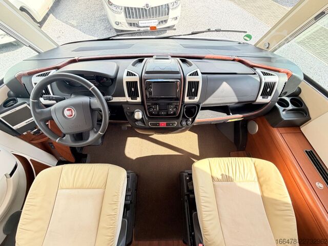 Integriertes Wohnmobil CARTHAGO Chic E-Line I 51 Linerclass Einzelbetten-Hubbett