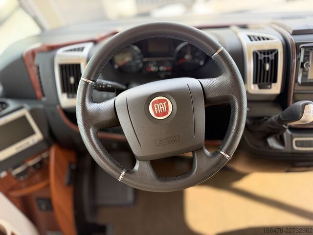 Integriertes Wohnmobil CARTHAGO Chic E-Line I 51 Linerclass Einzelbetten-Hubbett