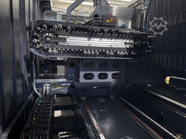 Vertical machining center DOOSAN VCF-850LSR