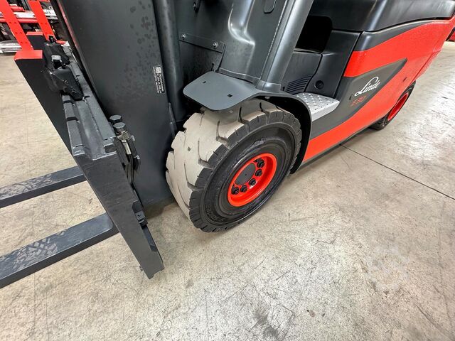 Frontstapler Linde E 30 L [ID: 114]