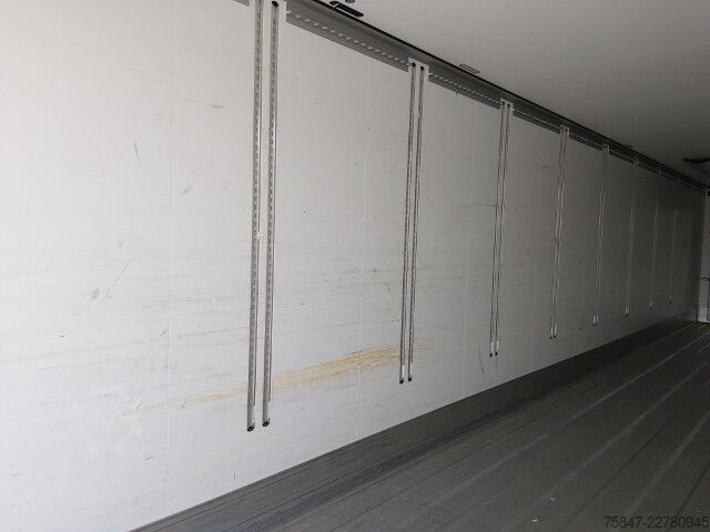 Isolated box semitrailer Schmitz Cargobull SKO 24/L - 13.4 FP Cool V7 DS/BB Pharma