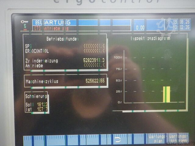 Injection moulding machine with robot DEMAG InElect 150/520-410