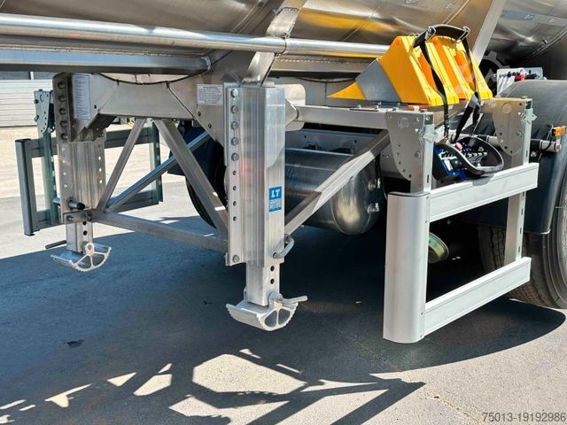 Tanker semitrailer  SCHWARTE JANSKY Hochleistungs-Zubringer, MIETEN?
