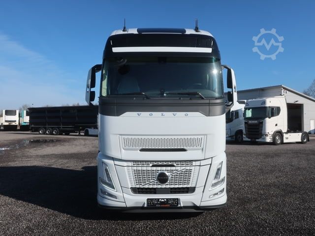 Standard SZM Volvo FH 500 Aero Euro 6 Globetrotter XL Leder