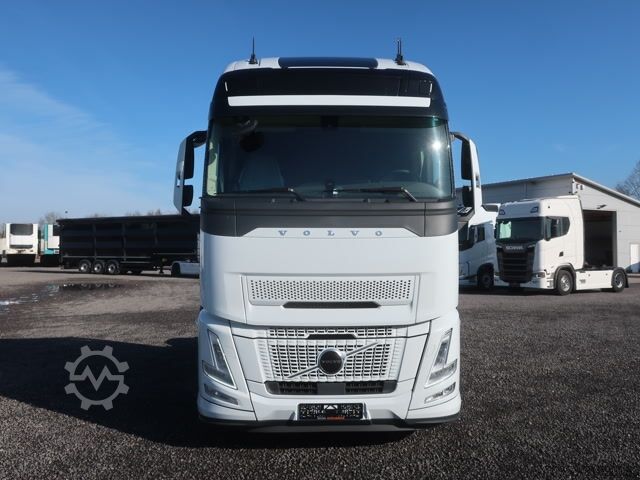 Standard SZM Volvo FH 500 Aero Euro 6 Globetrotter XL Leder