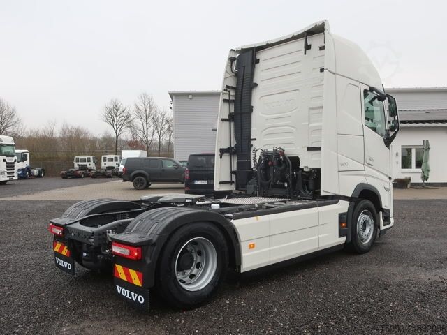 Standard SZM Volvo FH 500 Aero Euro 6 Globetrotter XL Leder Mikrowell