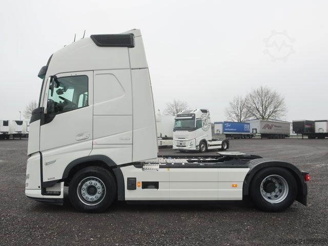 Standard SZM Volvo FH 500 Aero Euro 6 Globetrotter XL Leder Mikrowell