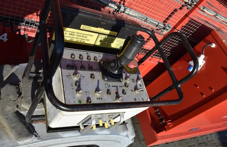 Scherenhebebühne Holland Lift G-320DL30 4WDS/N
