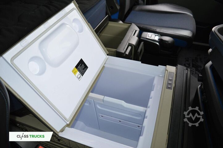 Standard tractor unit VOLVO FH 460 Globetrotter XL Varios i-Save