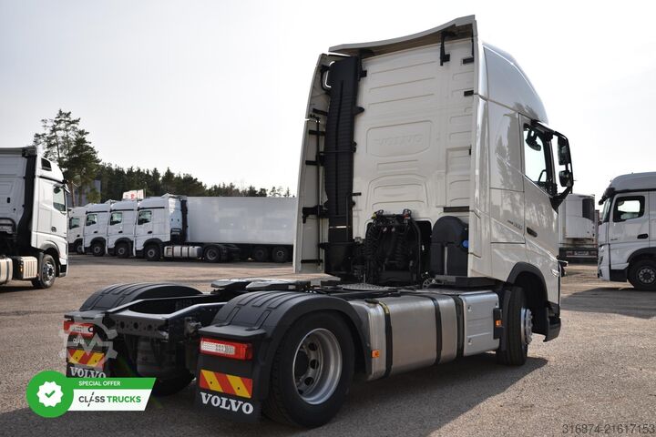 Standard tractor unit VOLVO FH 500 Globetrotter XL Varios