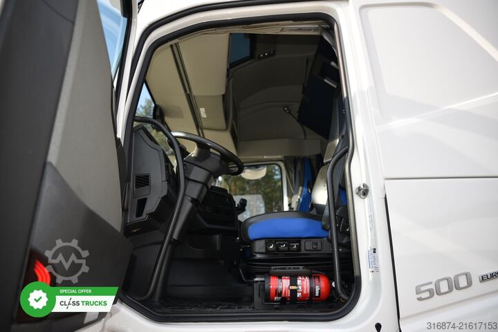 Standard tractor unit VOLVO FH 500 Globetrotter XL Varios