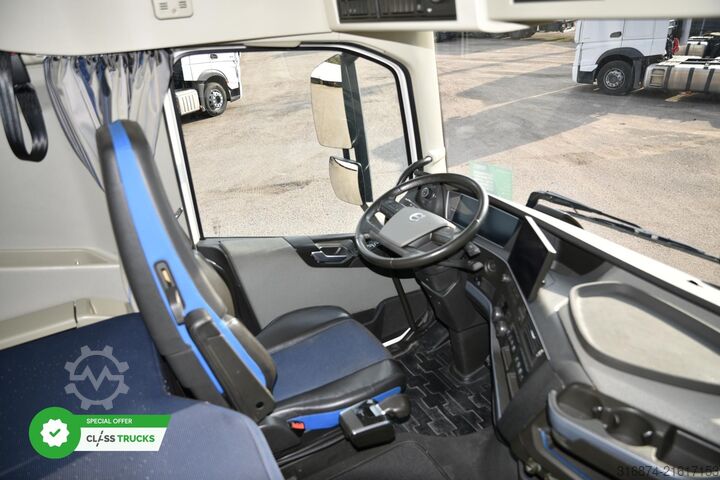 Standard tractor unit VOLVO FH 500 Globetrotter XL Varios