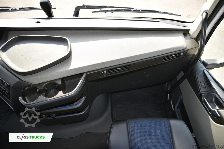 Standard tractor unit VOLVO FH 500 Globetrotter XL Varios