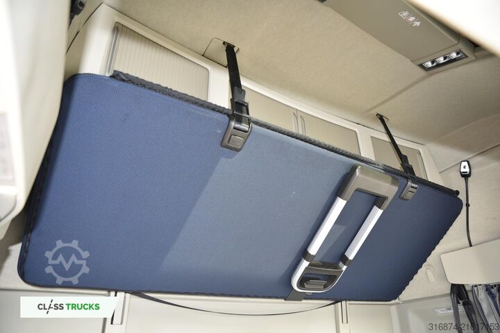 Standard tractor unit VOLVO FH 500 Globetrotter XL Varios