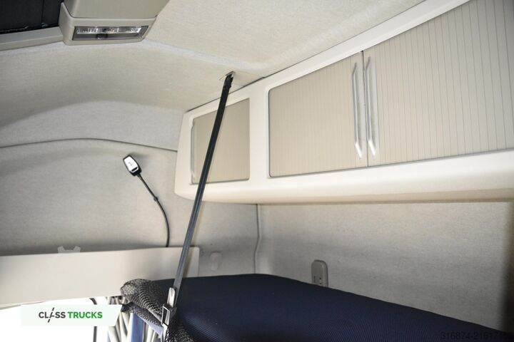 Standard tractor unit VOLVO FH 500 Globetrotter XL Varios