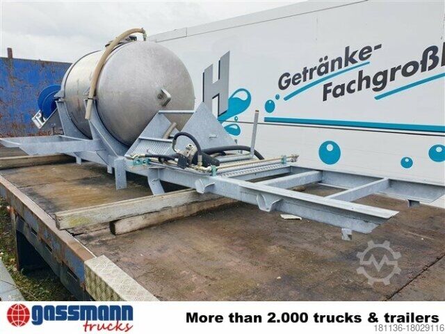 LKW mit Tankaufbau  Tank-Aufbau