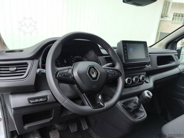 Transporter mit Koffer RENAULT Trafic Kasten 2,0 Blue dCi 150