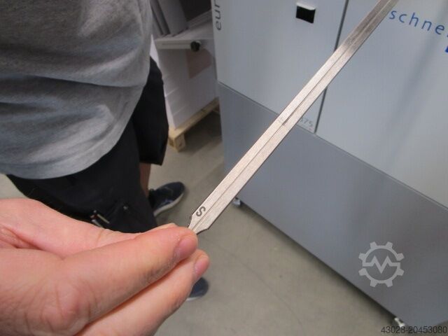 KREUZBRUCHFALZWERK MULTIGRAF EUROFOLD TOUCHLINE CF 375