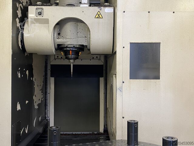CNC-Bohr- und Fräszentrum Mikron HPM1350U