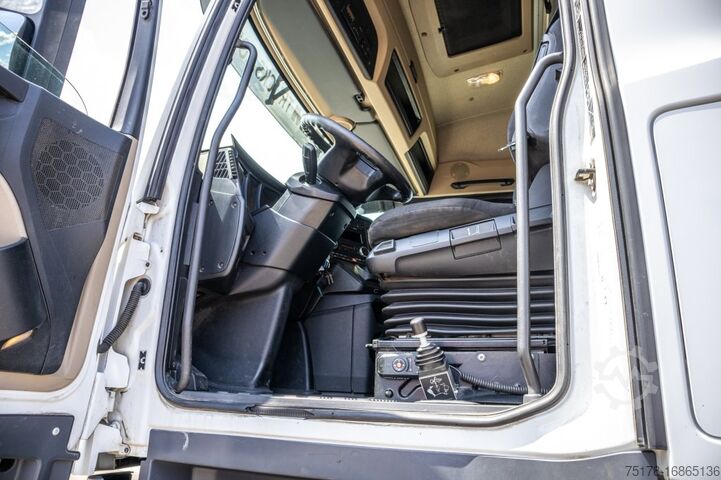 Standard tractor Mercedes-Benz AROCS 1845 HAD + HYDR.