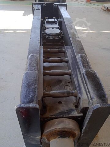 Hammer Caterpillar H180GC Hammer (2 pcs available in Abu Dhabi)