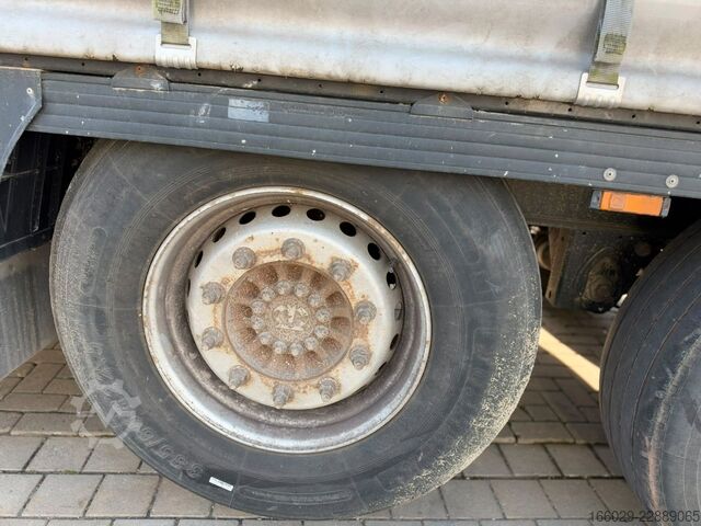 Open semitrailer with tarp KRONE Schiebeplanen Auflieger mit Liftachse