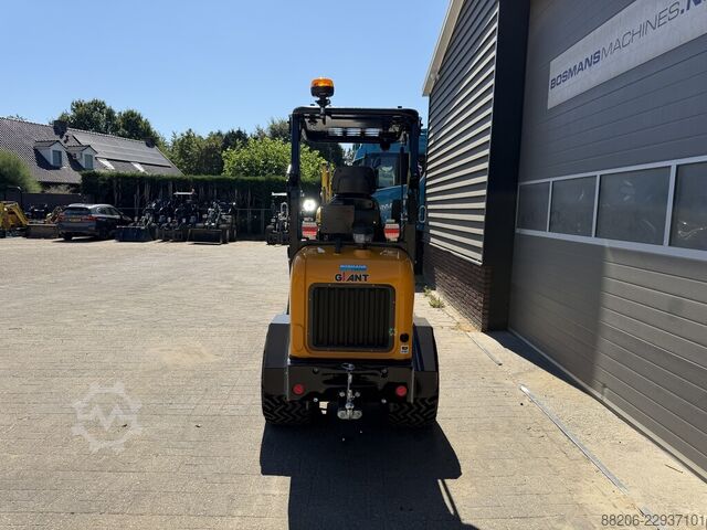 Giant G1500 L X-tra mini loader NEW €540 LEASE GIANT G1500 L X-tra minishovel NIEUW €540 LEASE
