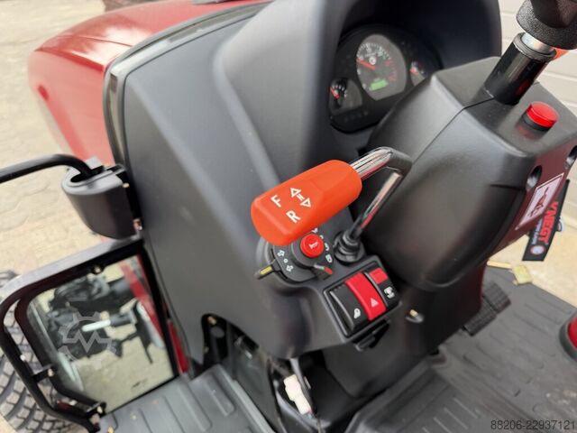 Knegt 304 G2 30 HP mini tractor NEW KNEGT 304 G2 30 PK minitractor NIEUW