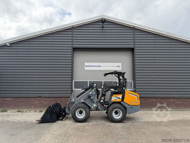 GIANT G2700 HD+ mini loader 2025 €475 LEASE GIANT G2700 HD+ minishovel 2025 €475 LEASE