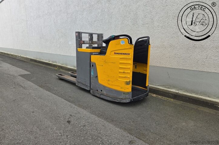 Doppelstockkommisionierer Jungheinrich ERD 220