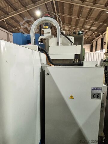 Vertical machining center DAHLIH MCV 1020