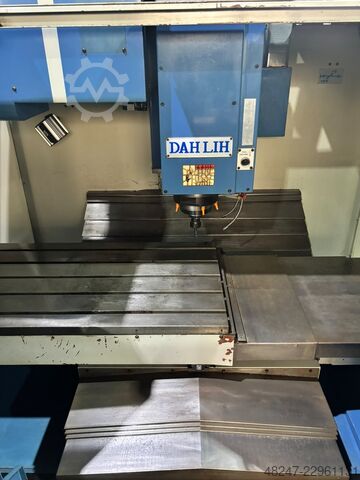 Vertical machining center DAHLIH MCV 1020