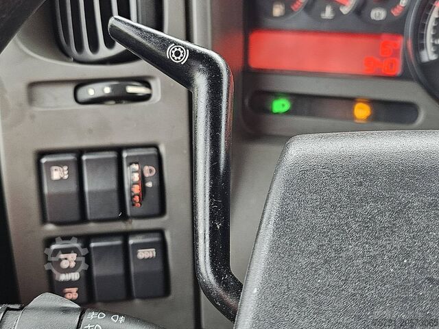 Loading platform RENAULT PREMIUM 380