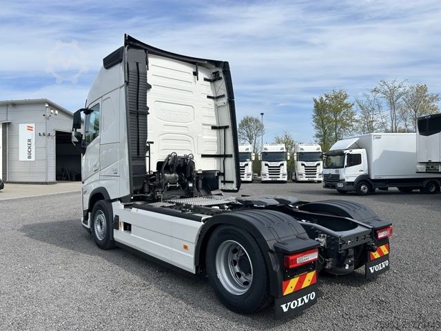 Standard tractor unit Volvo FH 500 Aero Euro 6 Globe XL Leder Mikrowelle