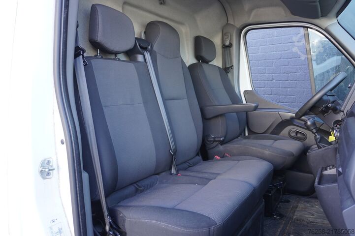 Delivery van Renault Master 2.3 dCi L2H2 EURO 6 - Airco - Cruise - C...