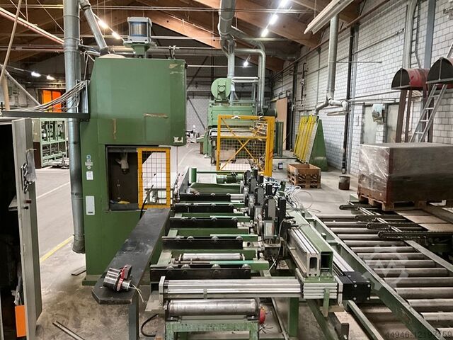 Bandsaege mit Beschicktisch HEMA UH900