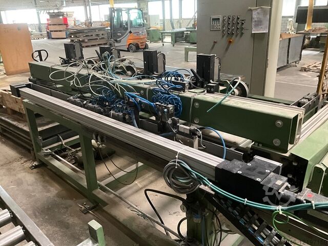 Bandsaege mit Beschicktisch HEMA UH900