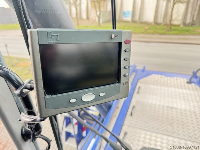 Full-container reach stacker Kalmar DRG420-60S5