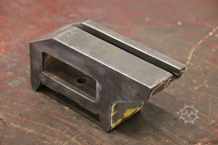 Clamping cube with T-slot Guss 215/70/H105 mm