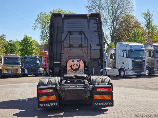 Standard-SZM Volvo FH 13.540 Globetrotter XL 6x2 - "25 year editio...