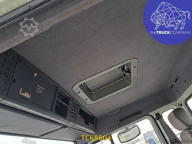 Chassis with cab Volvo FLC