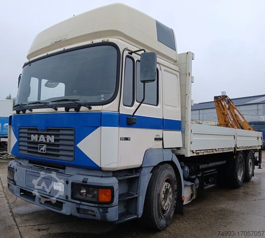 Open cargo box + crane MAN 26314