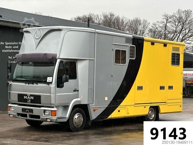 Viehtransporter LKW MAN Niehoff Pferdeaufbau mit Wohnabteil