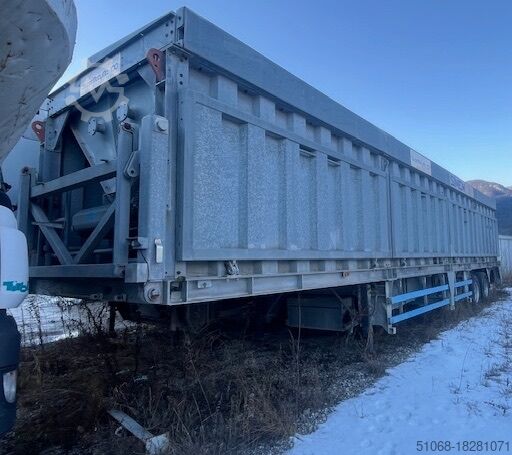 Mobile concrete mixing plant SBM SMM 100