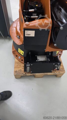 Industrial robot KUKA VKR 210 R2700 + (V)KR C2 ed05