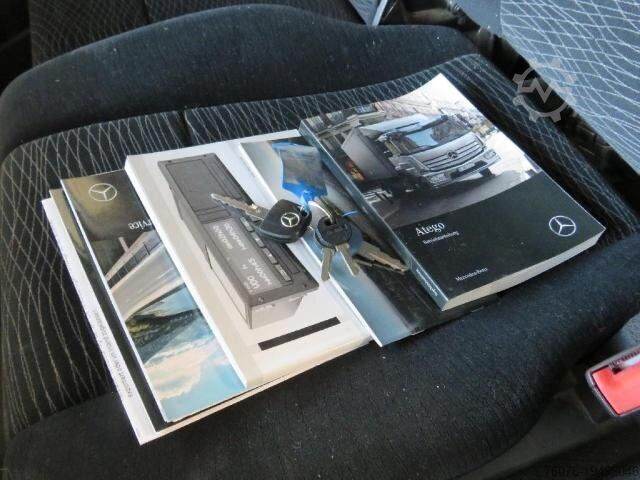 Pick-up van MERCEDES-BENZ Atego 818 Klima AHK 3 Sitze 6m Pritsche