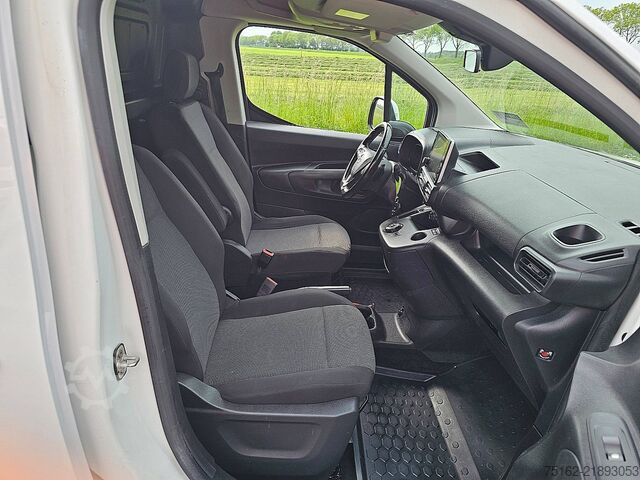 Suitcase OPEL COMBO 1.5 L1 Automaat Navi NAP