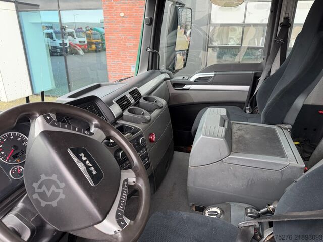 Tipper with crane MAN TGS 26.360 6x2 Kipper/Hiab 188-4 Euro 6